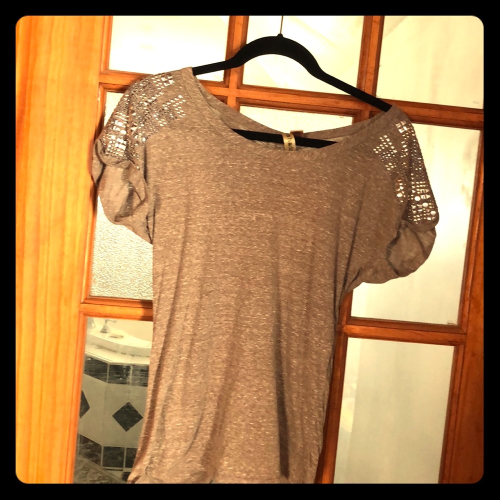Tan T-shirt w shoulder studding